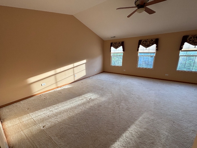 Building Photo - 24118 Walnut Cir