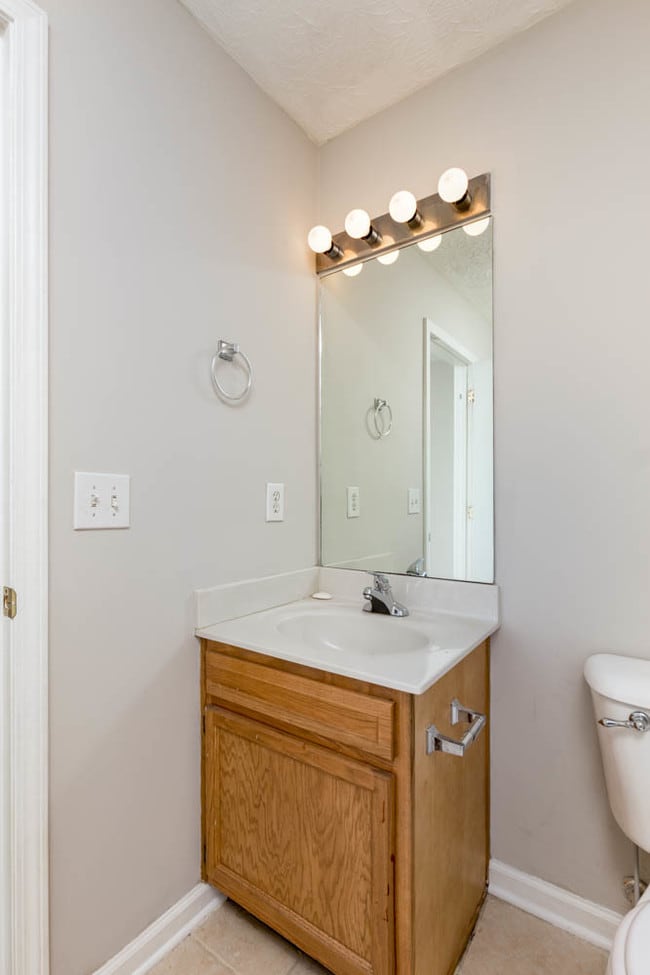 Building Photo - 300 Elkchester Cir