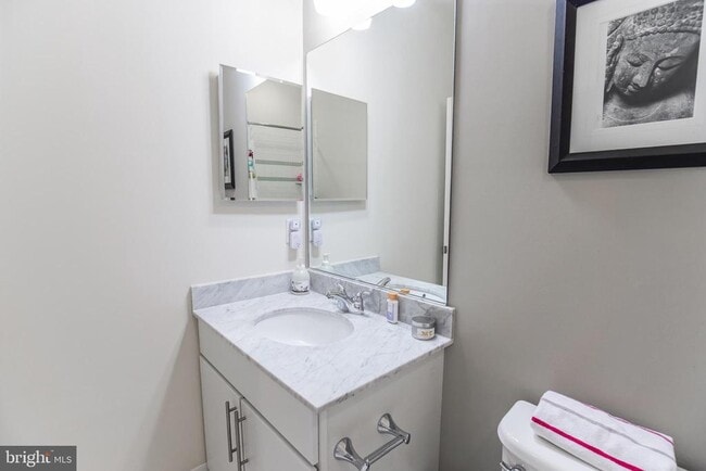 Building Photo - 1904 Vermont Ave NW