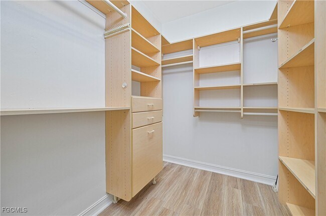 Building Photo - 6941 Hunters Rd