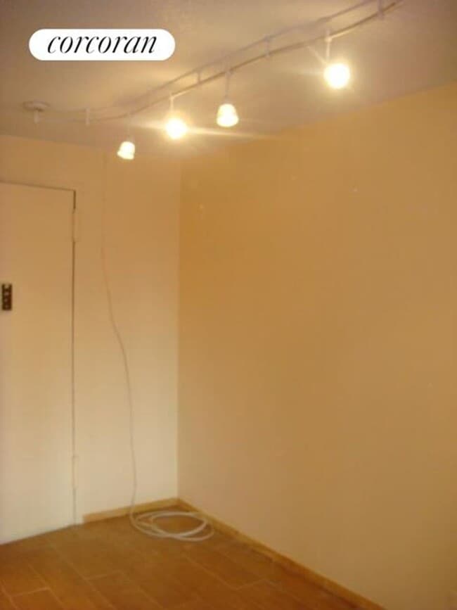 Building Photo - 15038 Union Tpke