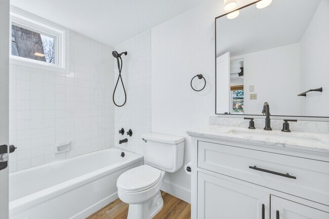 Building Photo - 34999 U.S. 6-M101