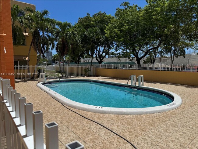 Building Photo - 1851 NE 168th St