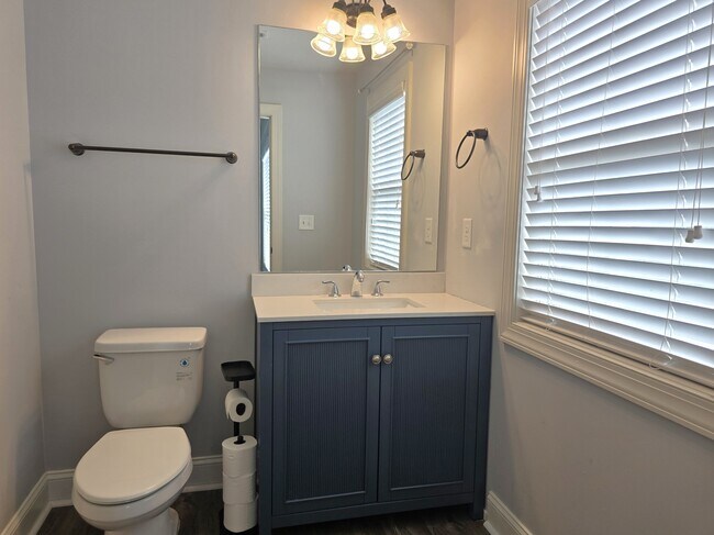 Building Photo - 8809 Crenshaw Dr
