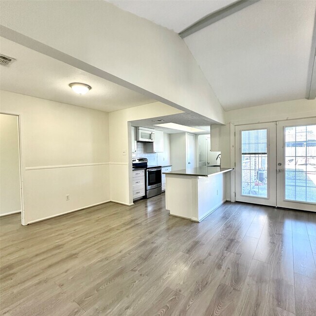 Building Photo - 3803 Black Cricket Ct