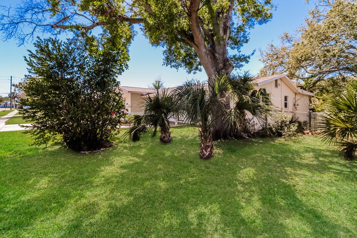 Building Photo - 1588 Eunice Ln