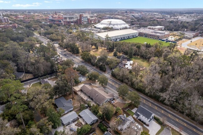 Building Photo - 2222 W University Ave