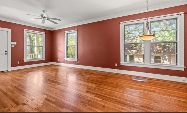 Building Photo - 4920 Lee Ave