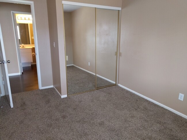 Building Photo - 848 Jeri Ln