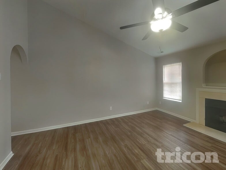 Building Photo - 6008 Bradford Ct