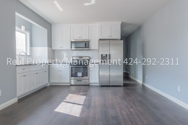 Building Photo - 1354 E 23rd St