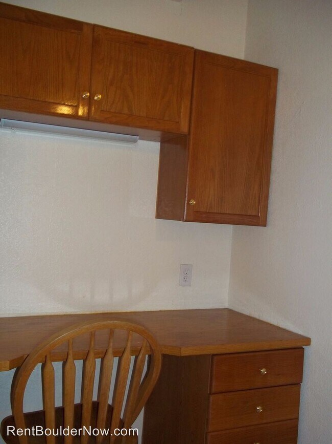 Building Photo - 505-555 Harvard Ln