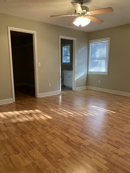 Building Photo - 1601 Red Fox Trail