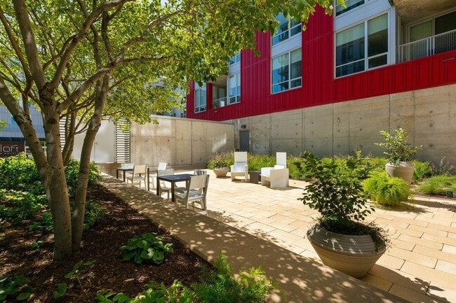 Building Photo - 901 S 2nd St