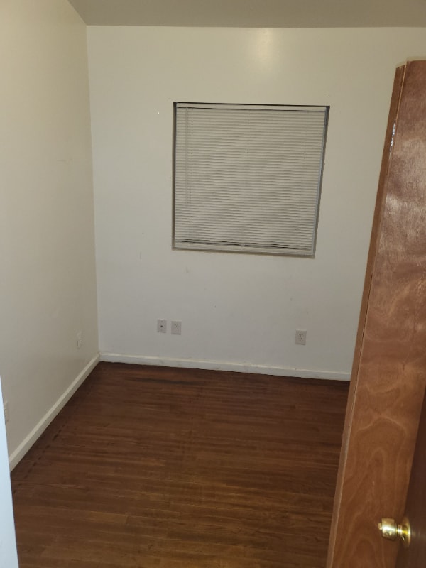 Building Photo - 1829 N Port St