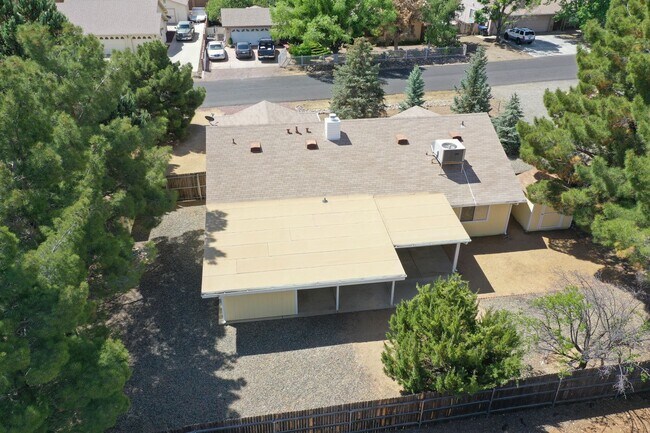 Building Photo - Nice three bedroom two bath home in PV!