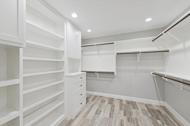 Building Photo - 2511 Nelwood Dr