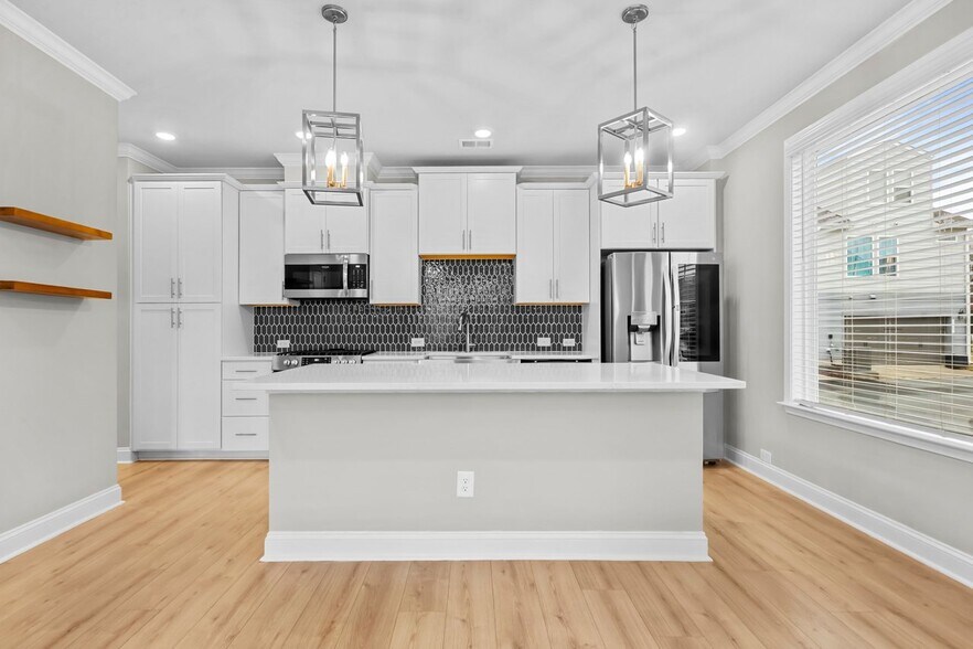 Building Photo - 1515 Hidden Falls Rd