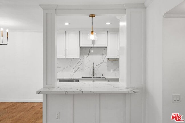 Building Photo - 7270 Hillside Ave