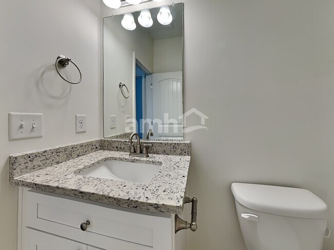 Building Photo - 30 Adams Manor Court