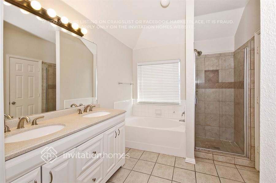 Building Photo - 11732 Latania Ln