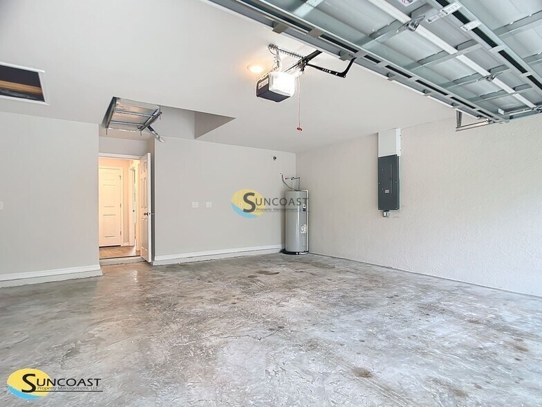 Building Photo - 4656 SW 166th Ln