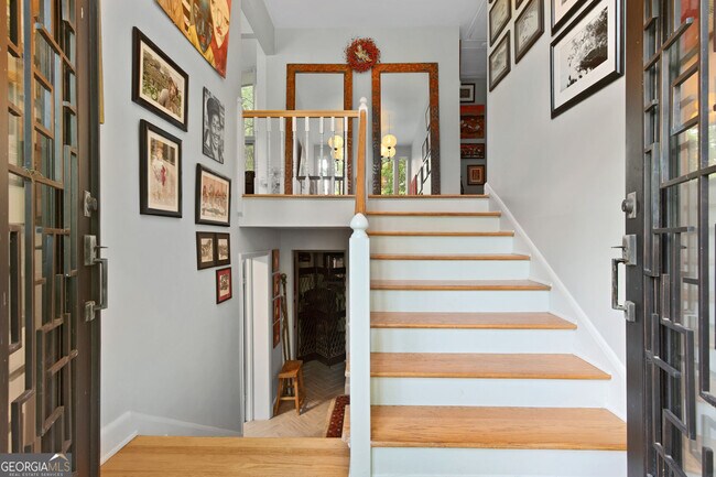 Building Photo - 1232 Bernadette Ln NE