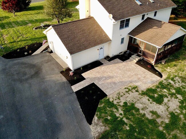 Building Photo - 1318 Churchtown Rd