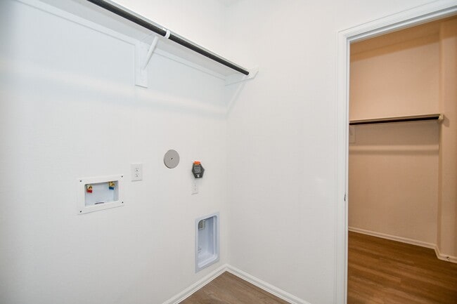 Building Photo - 5240 Pine Pass Dr