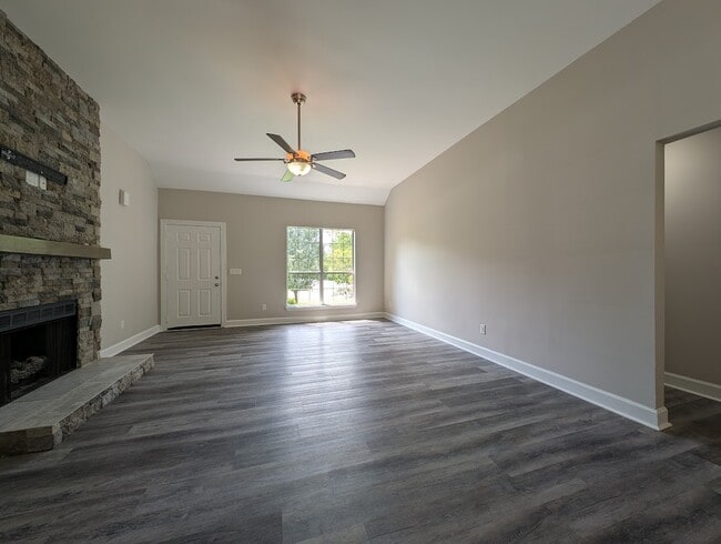 Building Photo - 1001 Nighthawk Ln