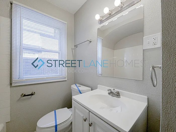 Building Photo - 51 Jendale Ct