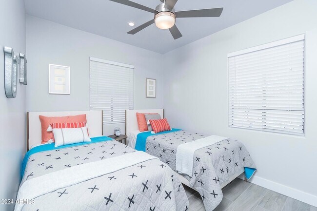 Building Photo - 7520 E McKnight Ave