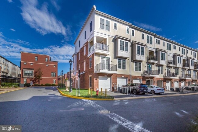 Building Photo - 451 Kornblau Terrace SE