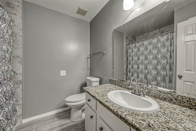 Building Photo - 11733 Lakeside Pl Dr