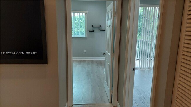 Building Photo - 1115 N 17th Ave