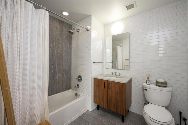 Building Photo - 10 Provost St