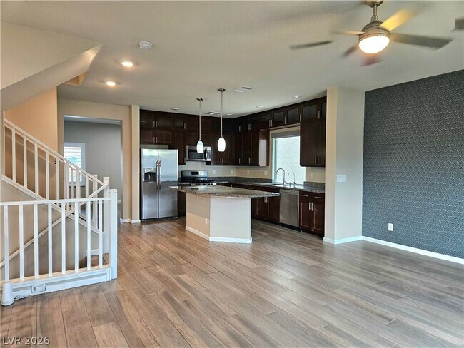 Building Photo - 8016 Carpenter Creek Ave