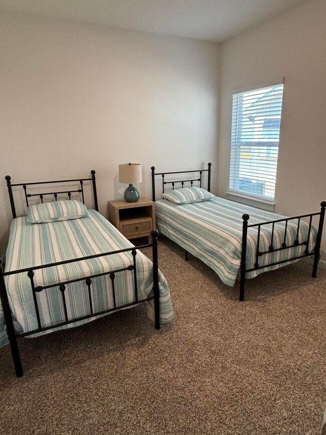 Building Photo - 494 Arrowwood Blvd