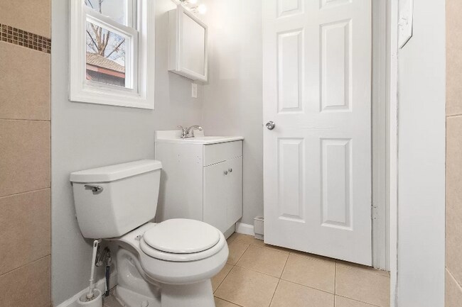 Building Photo - 196 Shephard Ave