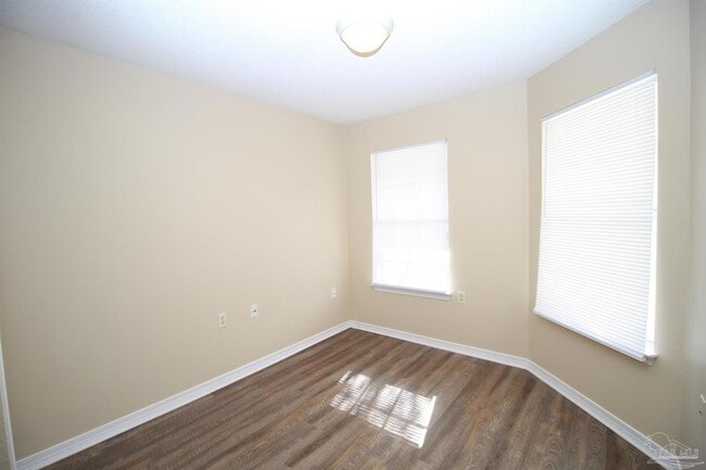 Building Photo - 130 Wildflower Ln
