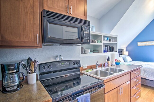 Building Photo - 4208 Benepe St