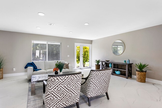 Building Photo - 5200 Club Rd