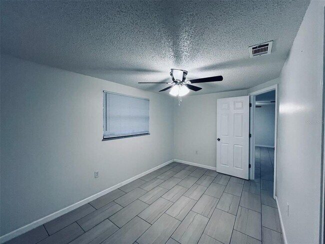 Building Photo - 5323 Satsuma Dr
