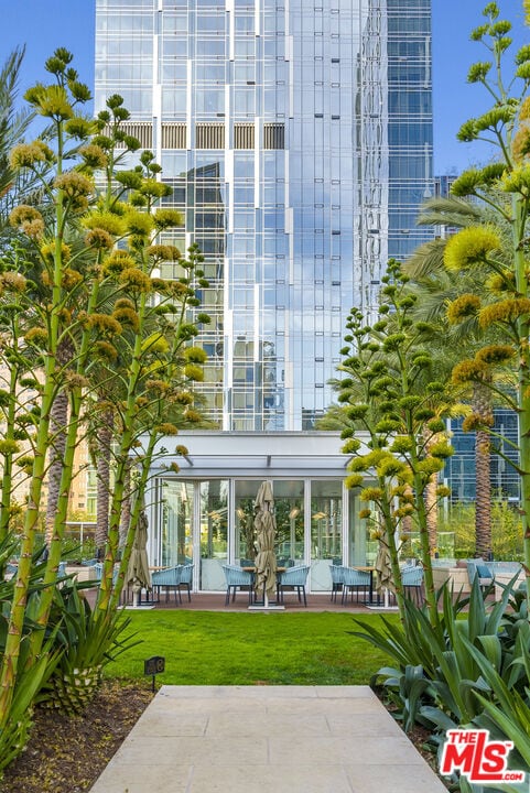 Building Photo - 877 Francisco St