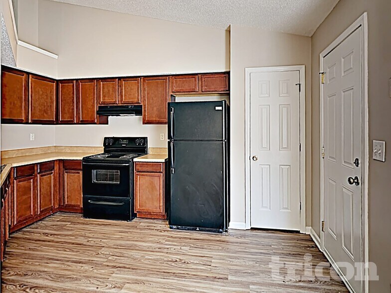 Building Photo - 3041 Old House Cir