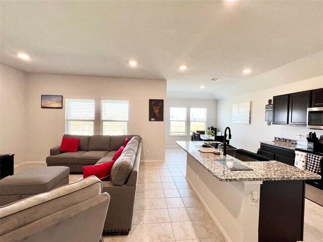 Building Photo - 544 Taggart Trail