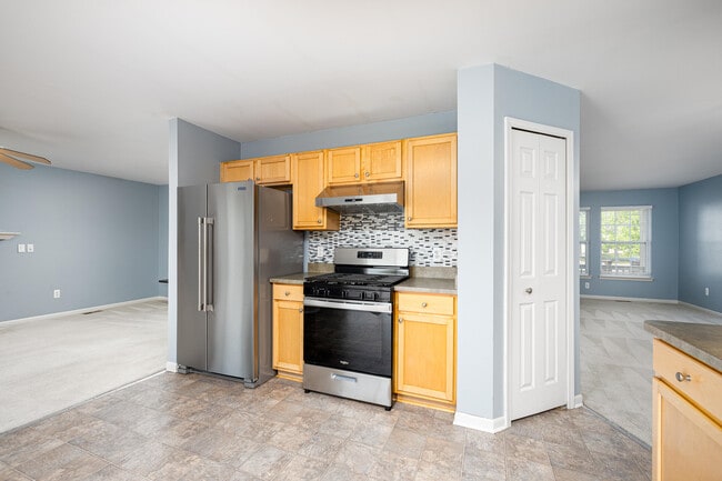 Building Photo - 8312 N Warwick Ct