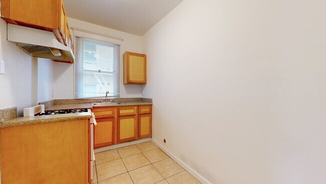 Building Photo - 720 Jones St