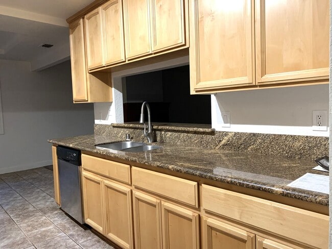 Building Photo - GRANITE BAY ~ HOME FOR RENT!