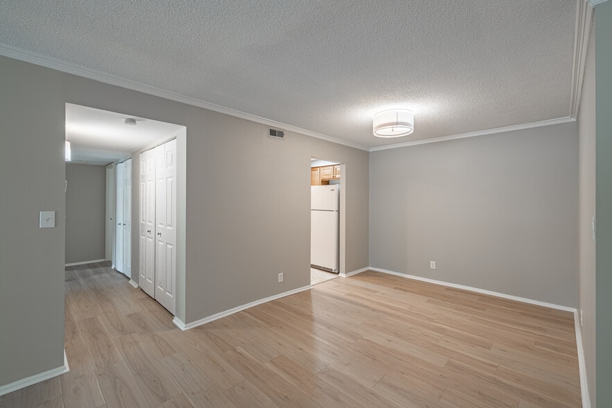 Building Photo - 7651 Tremayne Pl